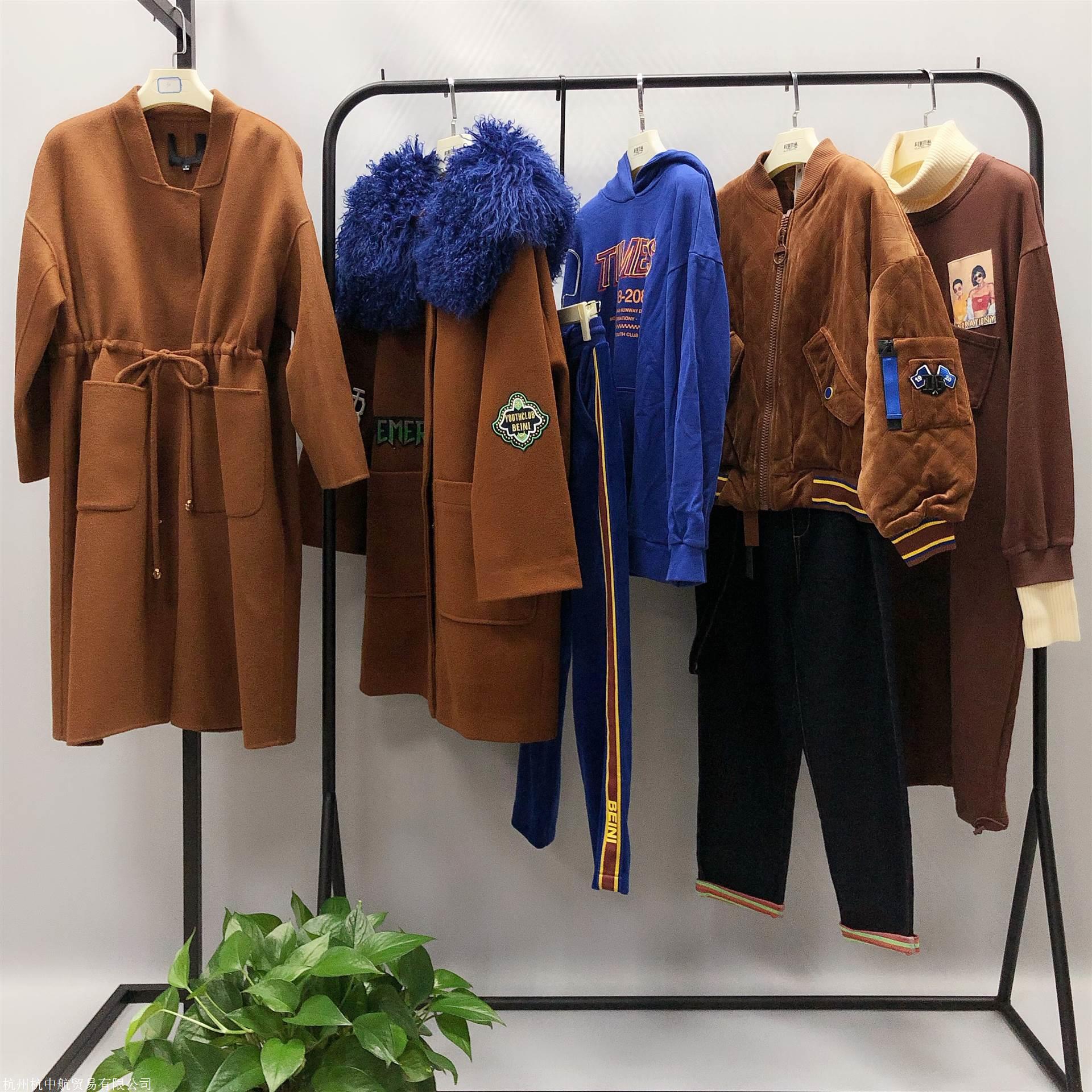 四季青服裝市場(chǎng) 品牌折扣女裝尾貨批發(fā)的淘金地